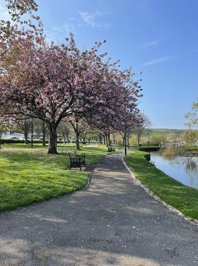 1 Chatsworth Riverscape Apartments - Riverview Apartment In Great Location With Free Parking Overlooking The Gannel Just A Short Walk From Newquays Incredible Beaches And Local Amenities New Quay Zewnętrze zdjęcie